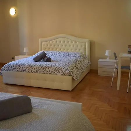 Casa Roma Rooms-2